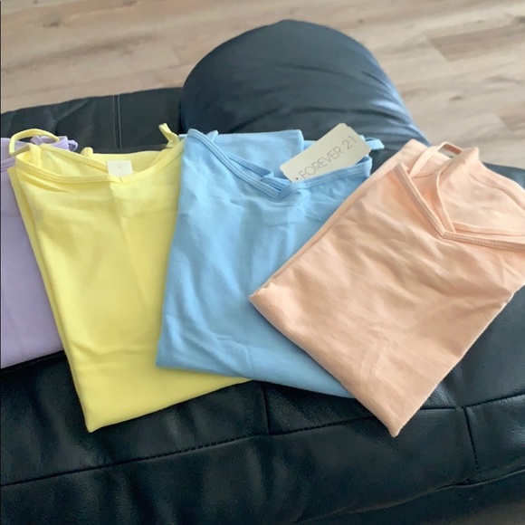 Super cute v tank tops different cute colors - Picture 2 of 3